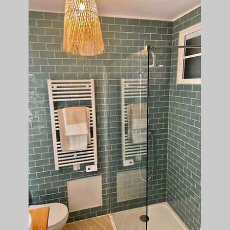Superbe Appartement En Pierre Fraichement Renove Bernis Exteriör bild