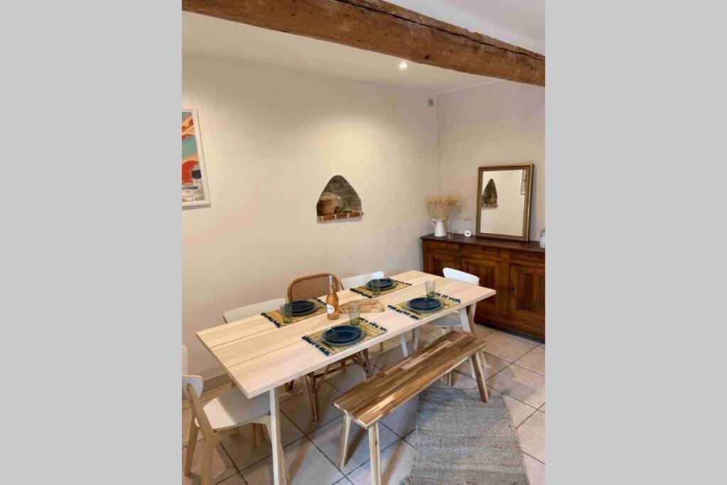 Superbe Appartement En Pierre Fraichement Renove Bernis Exteriör bild