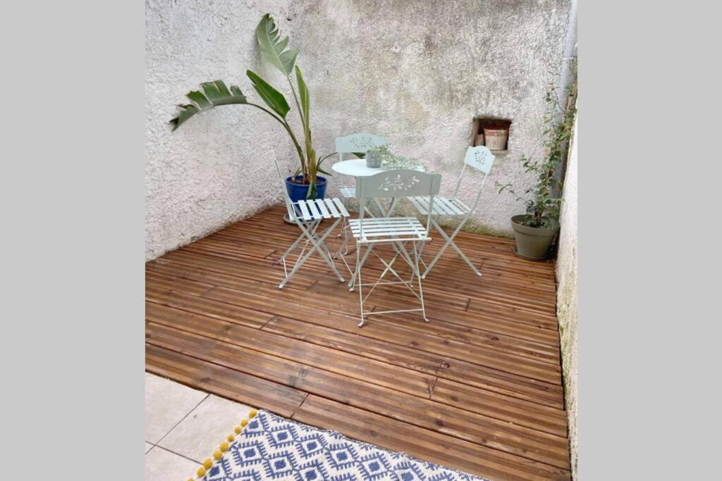 Superbe Appartement En Pierre Fraichement Renove Bernis Exteriör bild